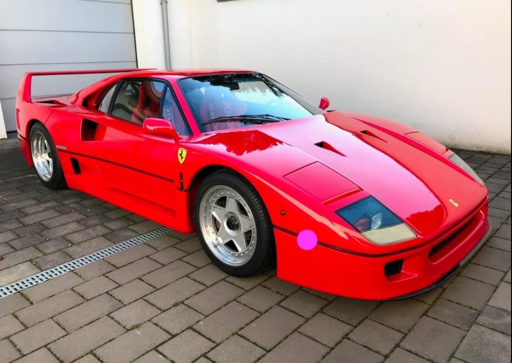 1991 Red /Red Ferrari F40 , 0.000000, 0.000000 - 1991 Ferrari F 40, Red, red interior, Fully restored, Original paint, European car Never been in an accident. Invoices available for servicing and upgrading for € 60'000.- EUR at Ferrari. 27'000 Km - Photo #0